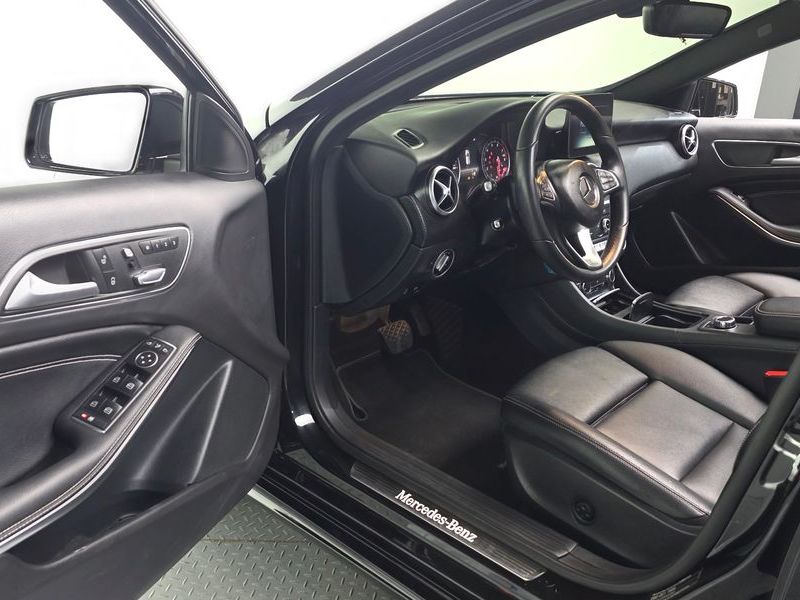 2017 Mercedes-Benz A-Class A200 photo 10