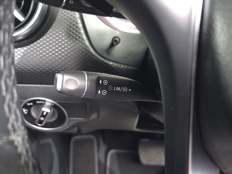 2017 Mercedes-Benz A-Class A200 photo 18