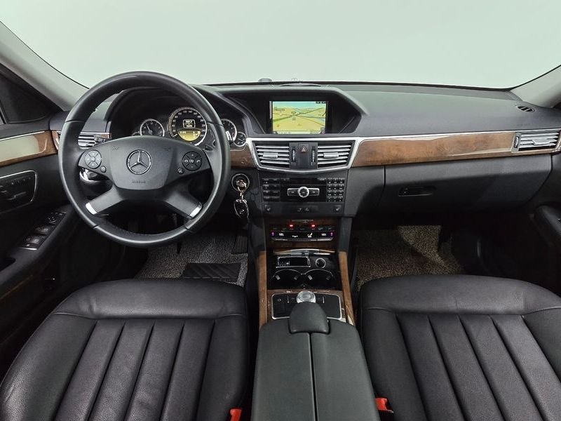2012 Mercedes-Benz E-Class E300 Elegance photo 7