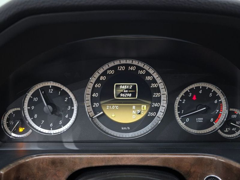 2012 Mercedes-Benz E-Class E300 Elegance photo 8