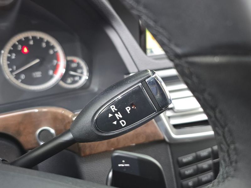 2012 Mercedes-Benz E-Class E300 Elegance photo 9
