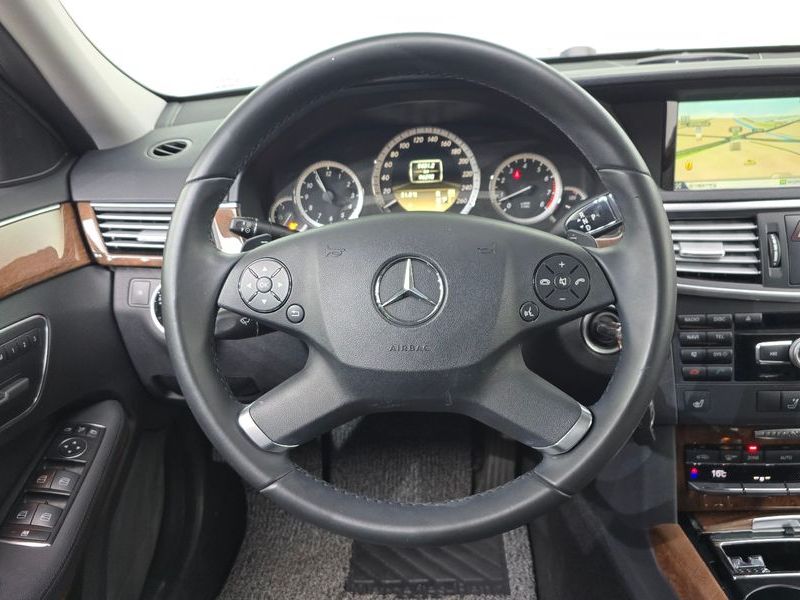 2012 Mercedes-Benz E-Class E300 Elegance photo 13
