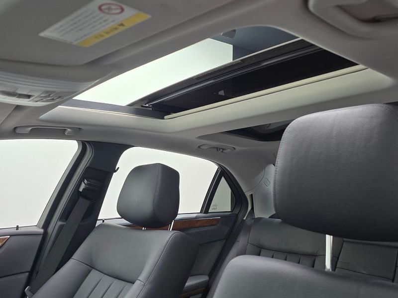 2012 Mercedes-Benz E-Class E300 Elegance photo 17