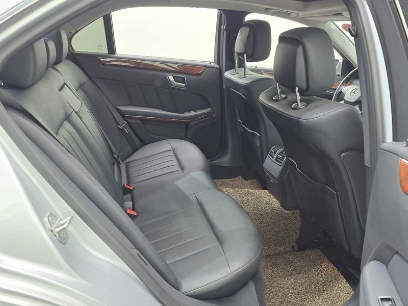 2012 Mercedes-Benz E-Class E300 Elegance photo 19