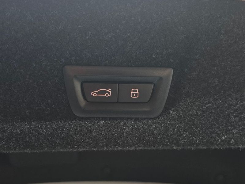 2024 BMW 3 Series 320i M Sport photo 20