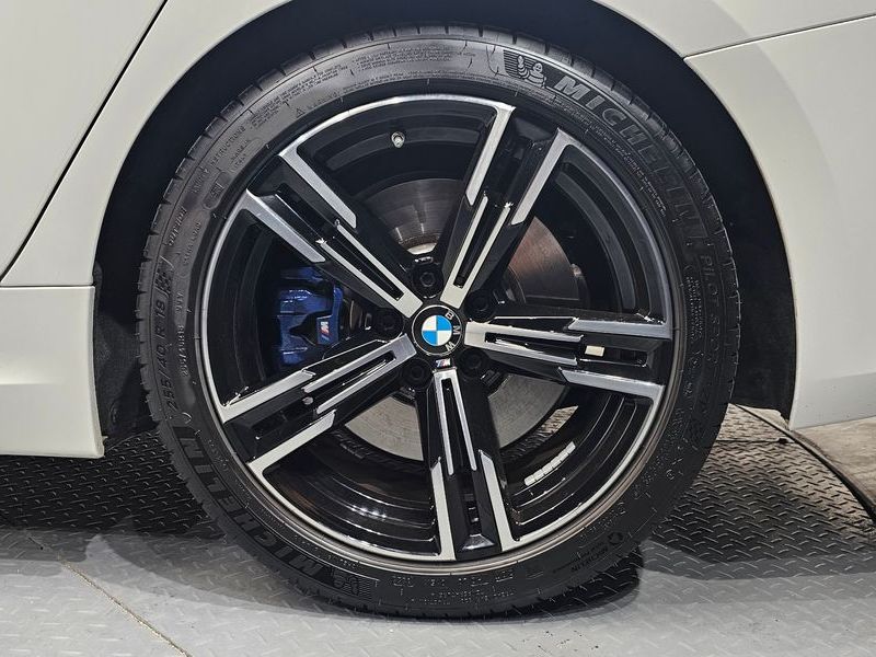 2024 BMW 3 Series 320i M Sport photo 21