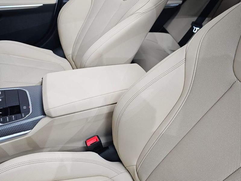 2024 BMW 3 Series 320i M Sport photo 28