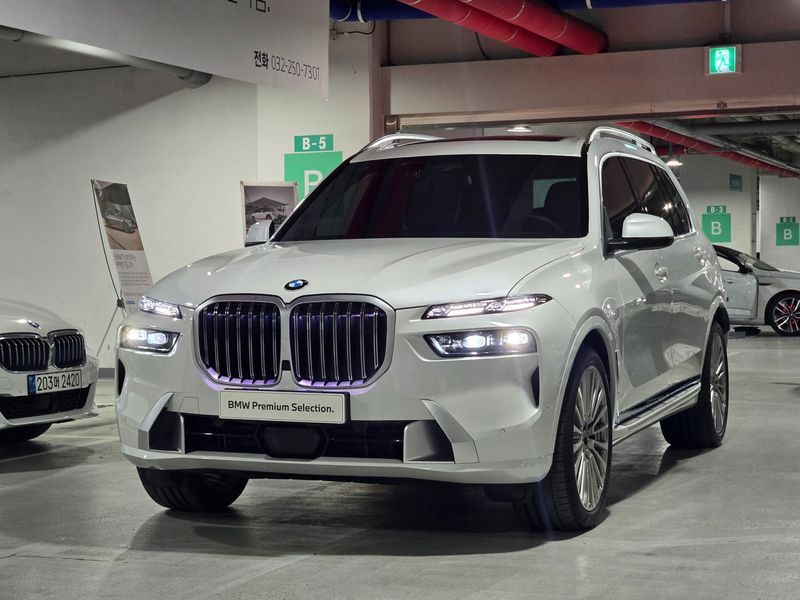 2026 BMW X7 xDrive 40i Design Pure Excellence 7-Seater photo 1