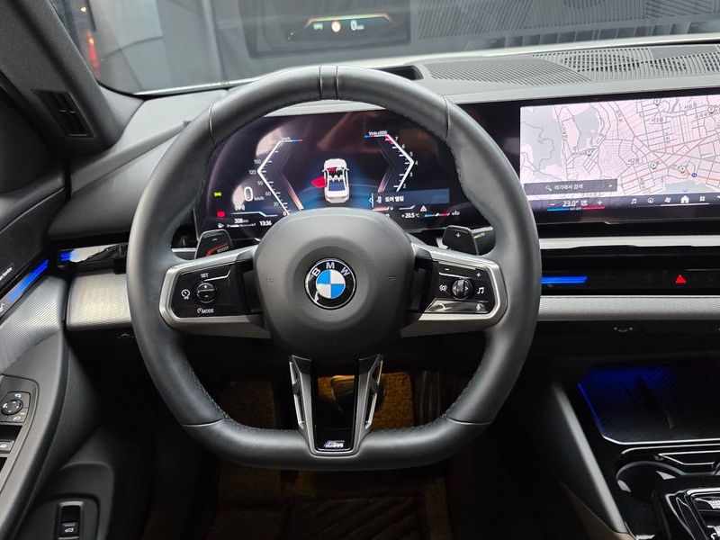 2024 BMW 5 Series 520i M Sport photo 14