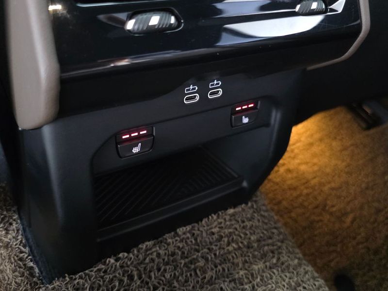 2024 BMW 5 Series 520i M Sport photo 18