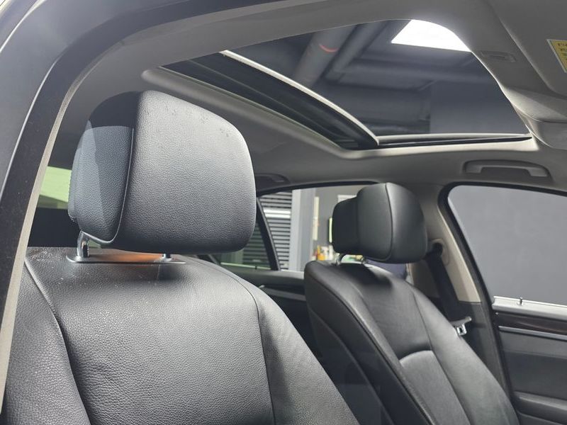 2013 BMW 5 Series 520d photo 17