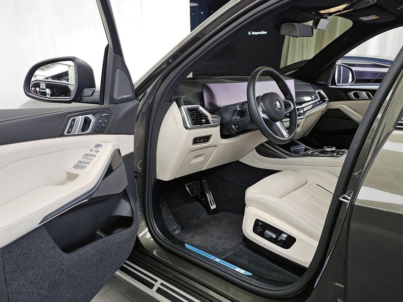 2025 BMW X7 xDrive 40i M Sport 7STR photo 10