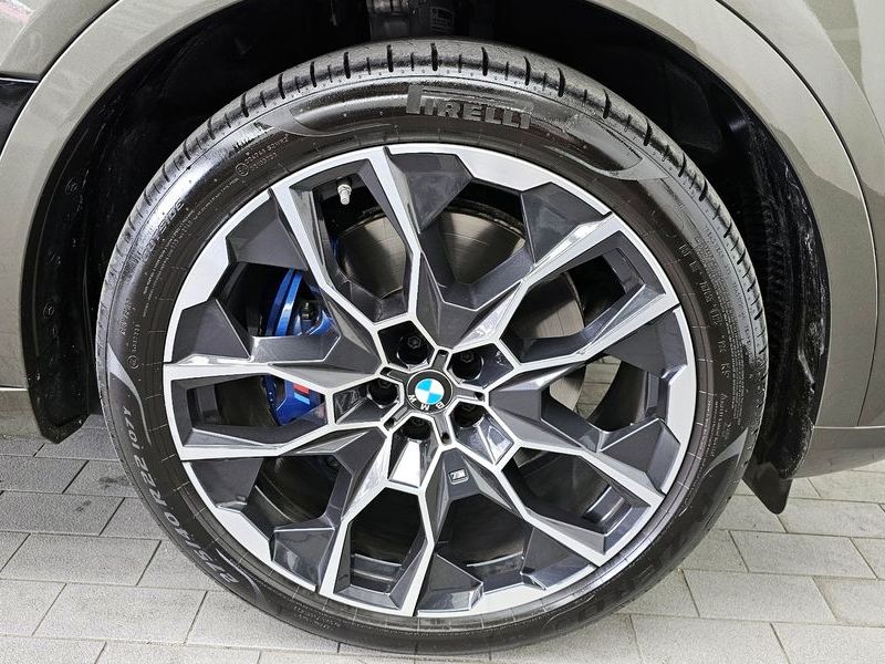 2025 BMW X7 xDrive 40i M Sport 7STR photo 21