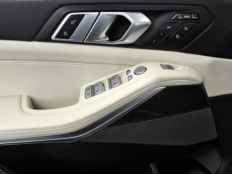 2025 BMW X7 xDrive 40i M Sport 7STR photo 30
