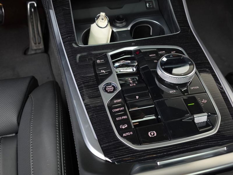 2026 BMW X5 xDrive 30d M Sport photo 9