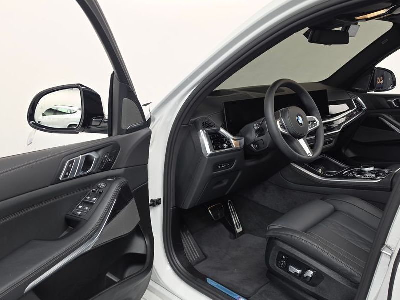 2026 BMW X5 xDrive 30d M Sport photo 10