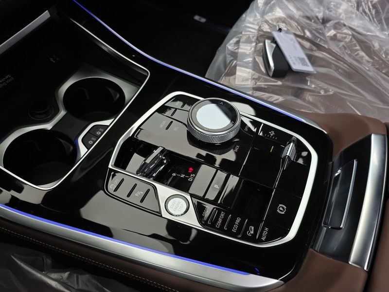2026 BMW X5 xDrive 40i M Sport photo 9