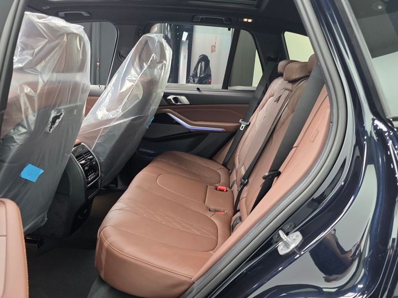 2026 BMW X5 xDrive 40i M Sport photo 12