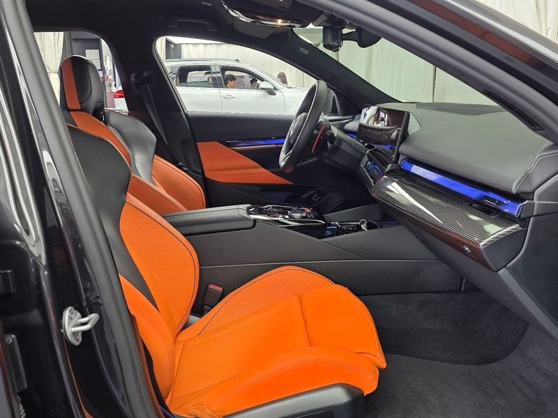 2025 BMW M5 Sedan photo 11