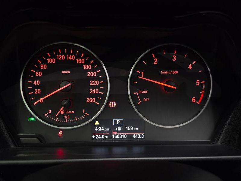 2013 BMW 1 Series 118d Urban 5Dr photo 8