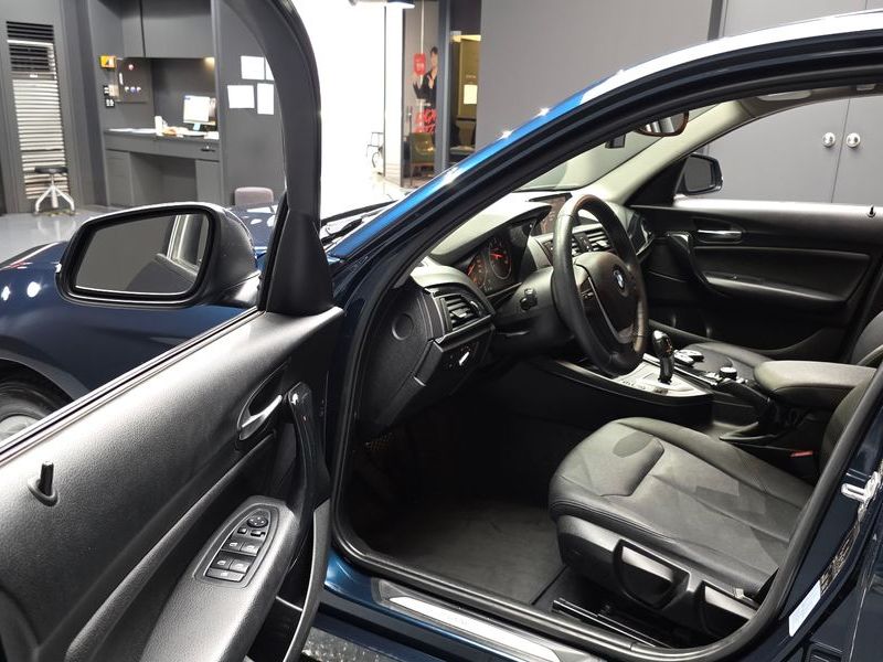 2013 BMW 1 Series 118d Urban 5Dr photo 10