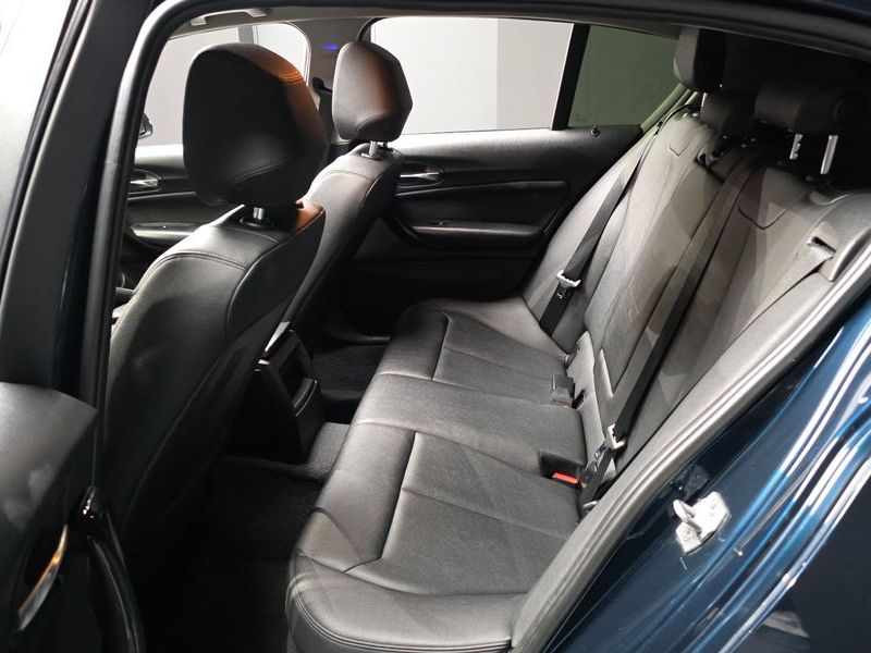 2013 BMW 1 Series 118d Urban 5Dr photo 11