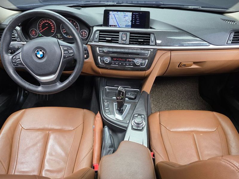 2012 BMW 3 Series 320d Luxury photo 7