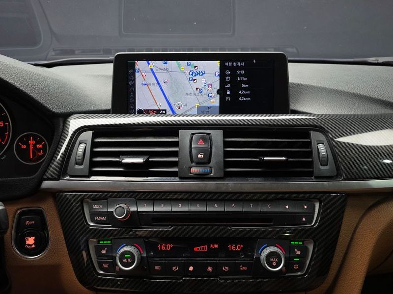2012 BMW 3 Series 320d Luxury photo 13