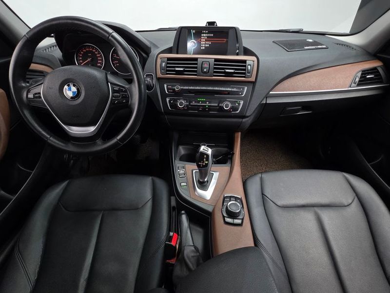 2013 BMW 1 Series 118d Urban Pack1 5Dr photo 7