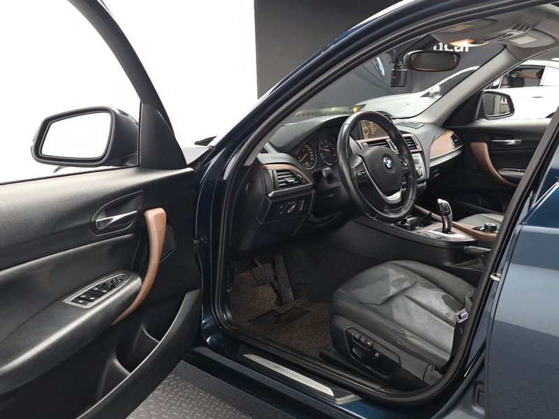 2013 BMW 1 Series 118d Urban Pack1 5Dr photo 10