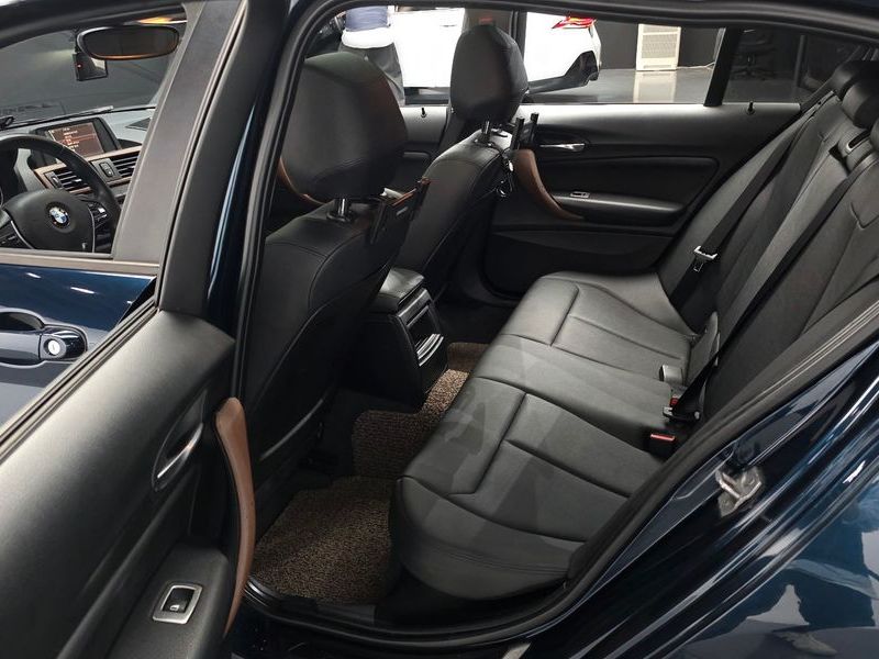 2013 BMW 1 Series 118d Urban Pack1 5Dr photo 12