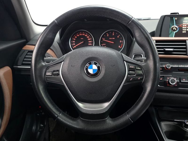2013 BMW 1 Series 118d Urban Pack1 5Dr photo 13