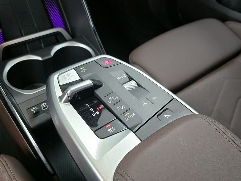2025 BMW X1 sDrive 18d M Sport photo 9