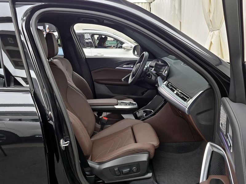 2025 BMW X1 sDrive 18d M Sport photo 11