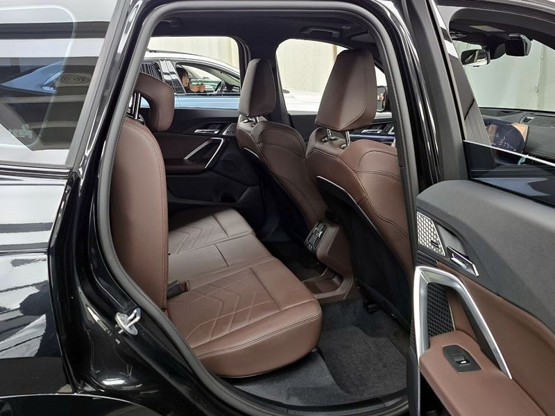 2025 BMW X1 sDrive 18d M Sport photo 12