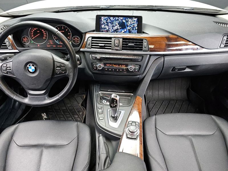 2012 BMW 3 Series 320d photo 7