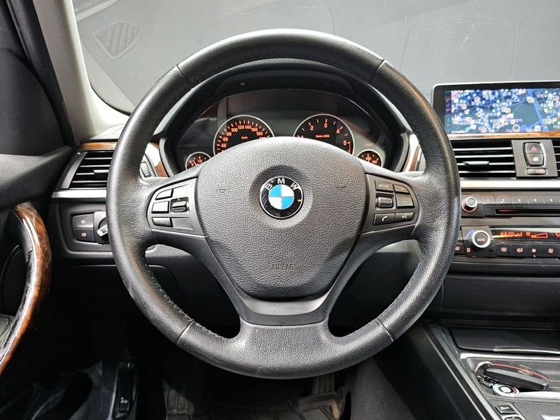 2012 BMW 3 Series 320d photo 12