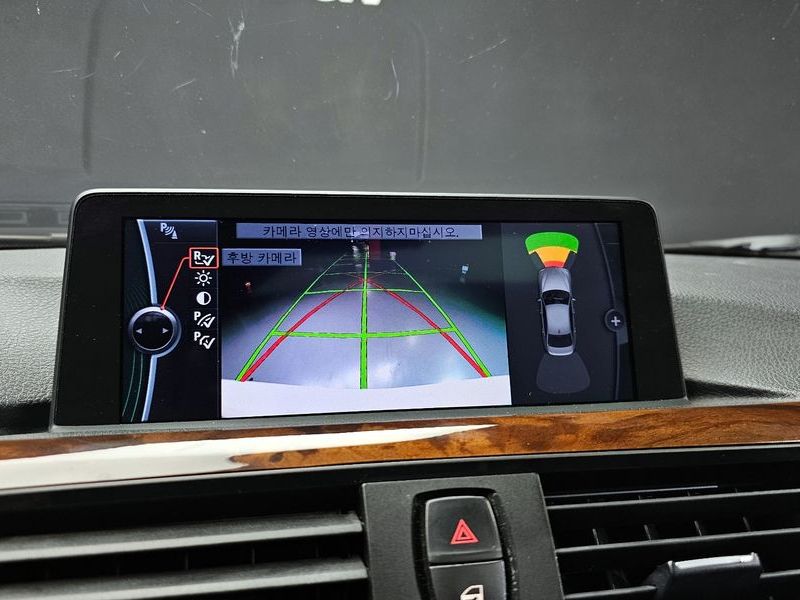 2012 BMW 3 Series 320d photo 14