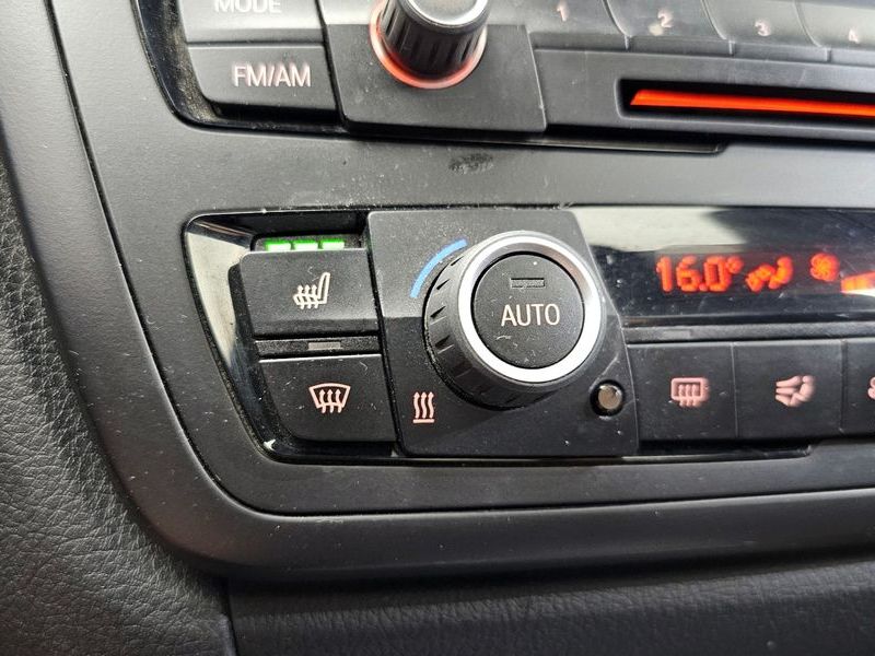 2012 BMW 3 Series 320d photo 16