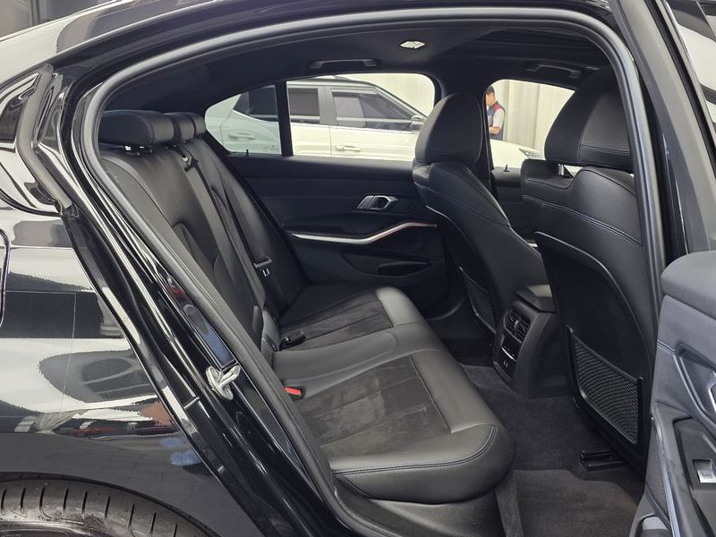 2022 BMW 3 Series 320e M Sports photo 12