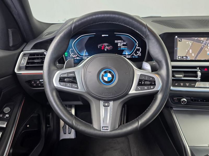 2022 BMW 3 Series 320e M Sports photo 13