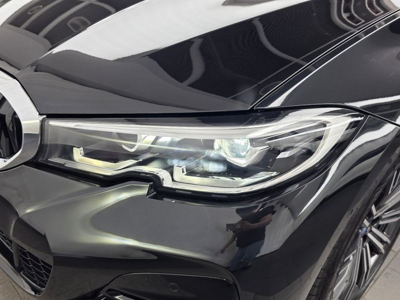 2022 BMW 3 Series 320e M Sports photo 22