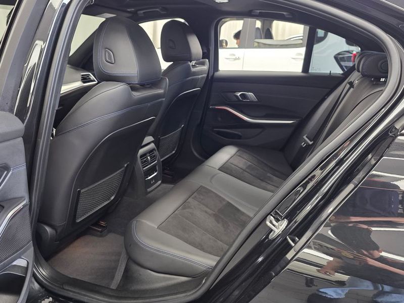 2022 BMW 3 Series 320e M Sports photo 26