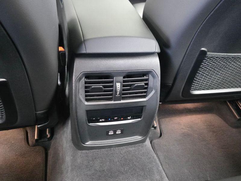 2022 BMW 3 Series 320e M Sports photo 30