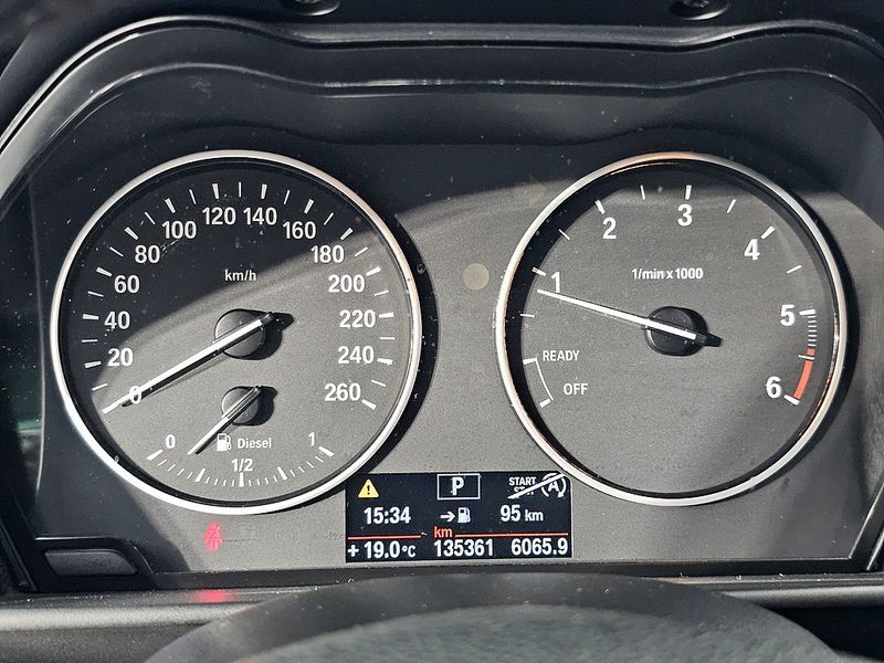 2014 BMW 1 Series 118d Urban 5Dr photo 7