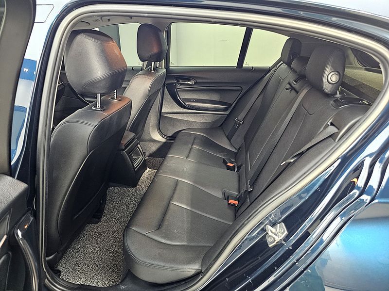 2014 BMW 1 Series 118d Urban 5Dr photo 9