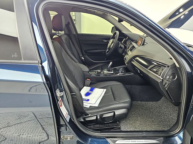 2014 BMW 1 Series 118d Urban 5Dr photo 11