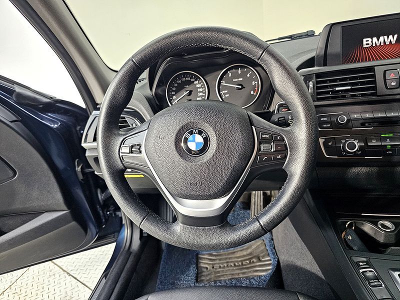 2014 BMW 1 Series 118d Urban 5Dr photo 12