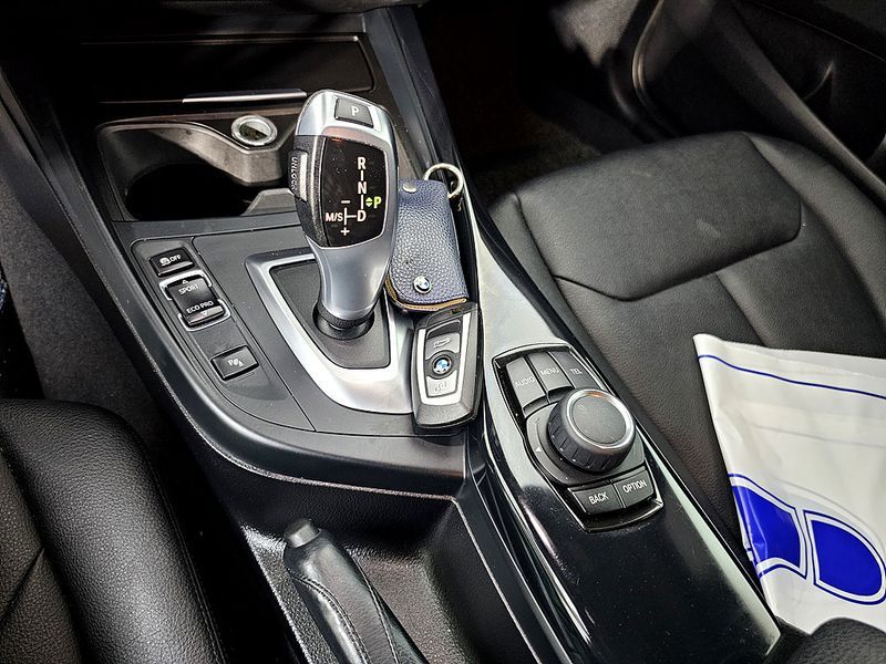 2014 BMW 1 Series 118d Urban 5Dr photo 16