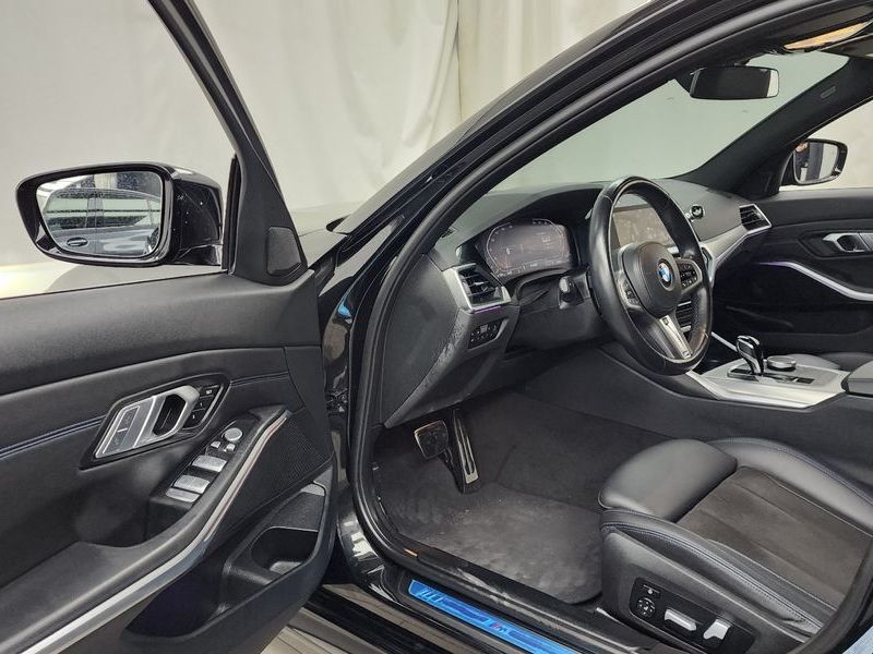 2022 BMW 3 Series 320d M Sport photo 10
